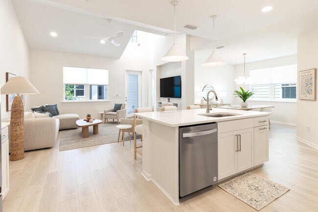 Building Photo - 8651 Sand dollar Dr