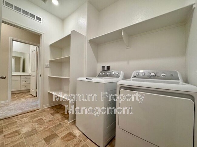 Building Photo - 34495 Agave Dr