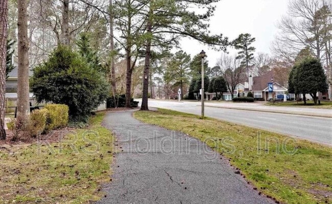 Building Photo - 2237 New Kent Ct