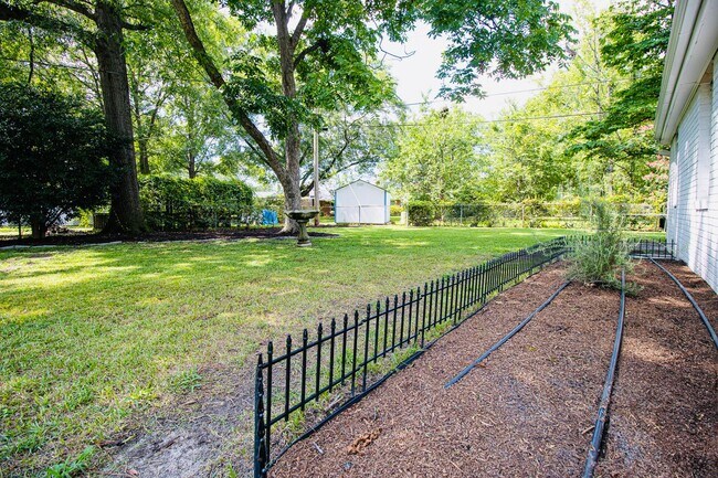 Building Photo - 1508 Hollyberry Ln