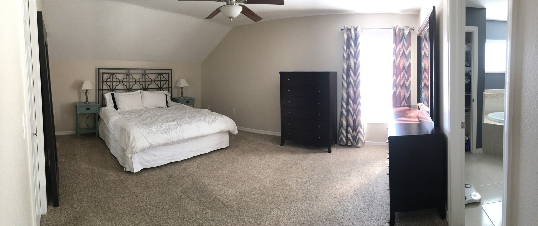 Master bedroom - 3103 W Napoleon Ave