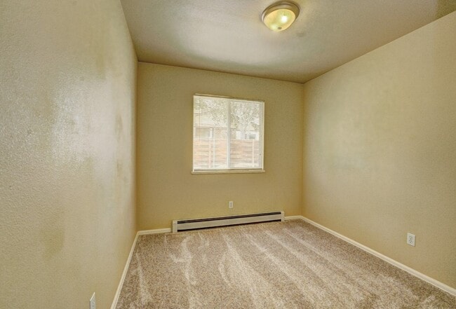 Building Photo - REALLY NICE HOME WITH DOUBLE CAR GARAGE!!!