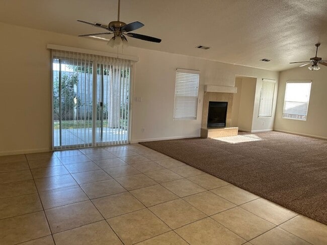 Building Photo - Move in Ready