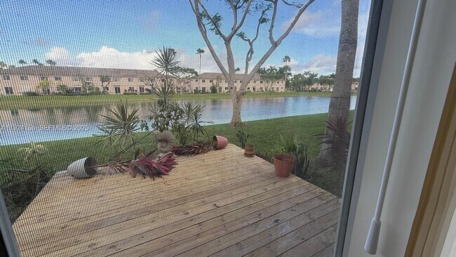 Building Photo - 1251 SE 28th Ct