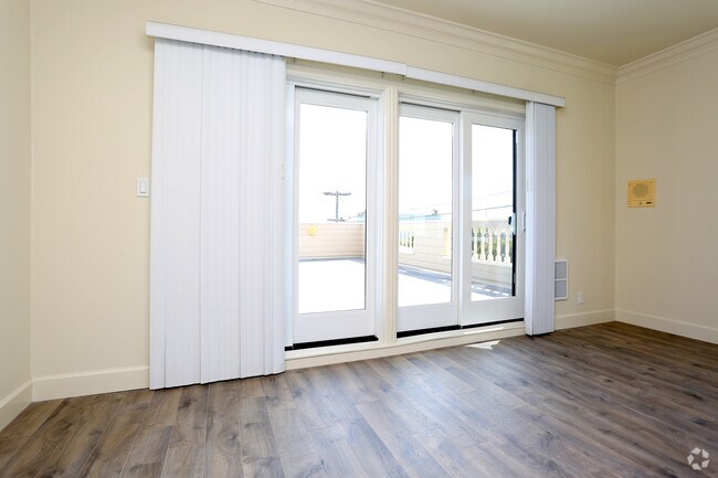 2BR 2BA - Balboa Luxury Apartments