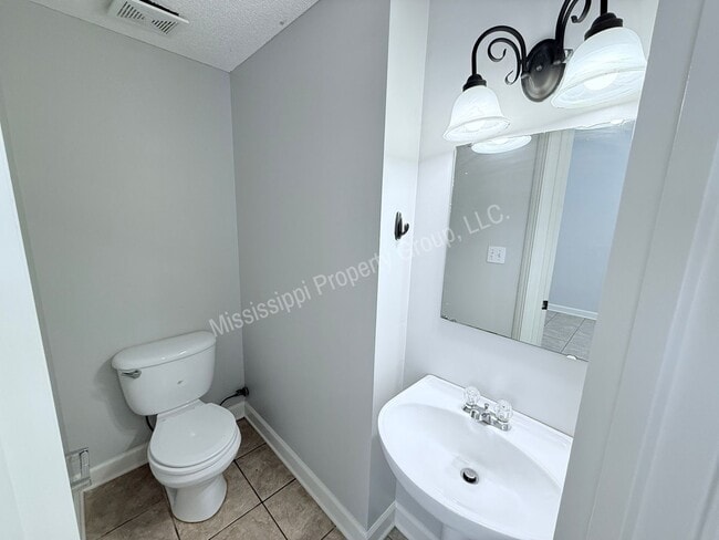 Building Photo - 3BR/2.5BA For Rent