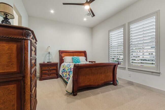 Building Photo - 21359 Monarch Dr