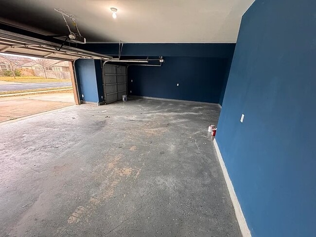 Building Photo - 1001 Coconut Cove