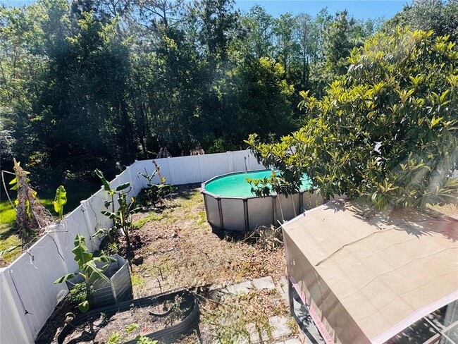 Building Photo - 2050 Corner Glen Dr