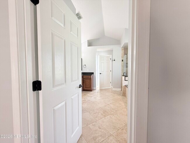 Building Photo - 11411 Kingsley Manor Way