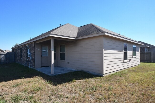 Building Photo - 10015 Bitternut Hickory Ln