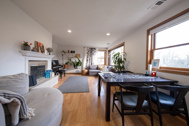 Building Photo - 14130 35th Ave N