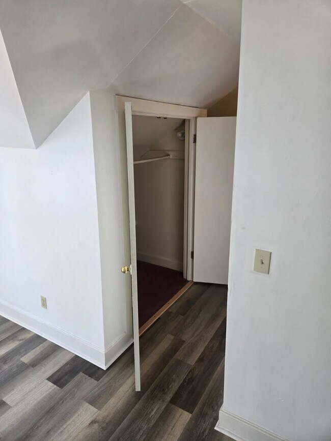 Building Photo - 3746 W 39th St