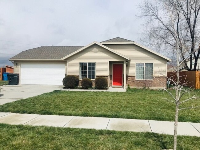 Primary Photo - Beautiful patio home
