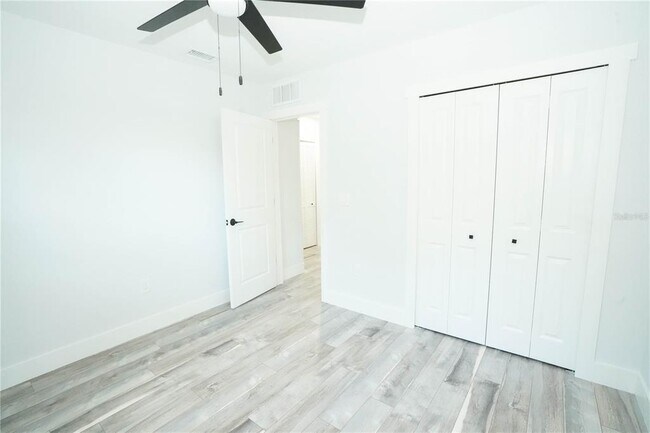 Building Photo - 5817 Dartmouth Ave N