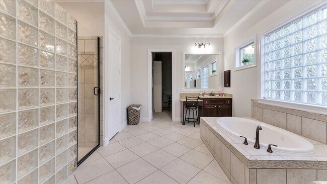 Building Photo - 3 N Fair Manor Cir