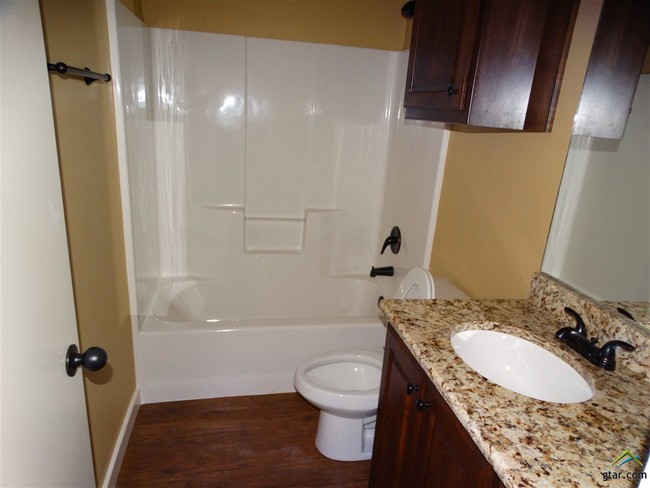 Building Photo - 5056 Shiloh Village Dr
