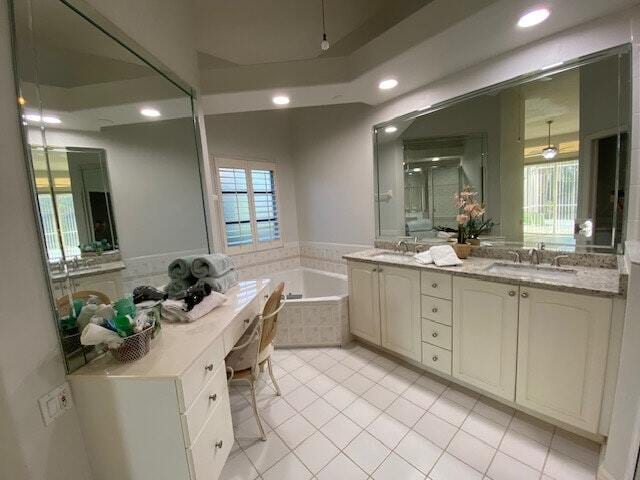 Building Photo - 11305 Longshore Way E