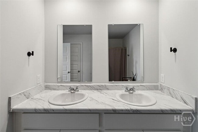 Building Photo - 448 Flat Rock Trace