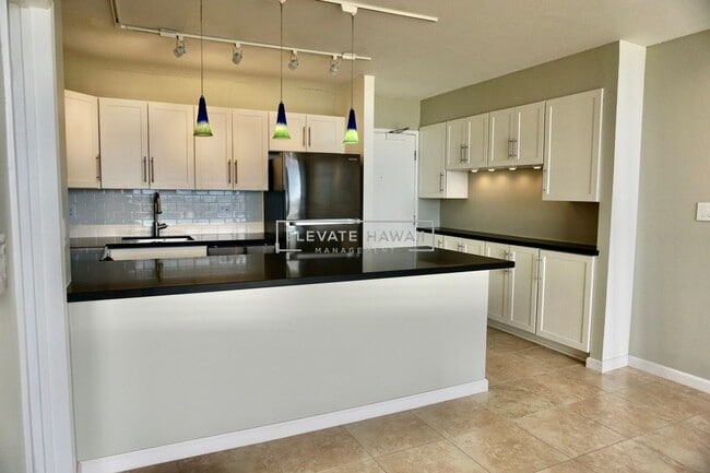Building Photo - OCEAN VIEWS!! Pearl Regency 1 bed 1 bath 2...