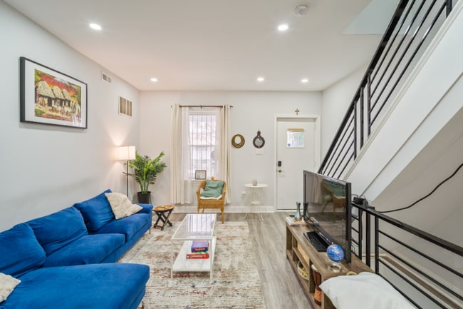 Building Photo - 5940 Walton Ave