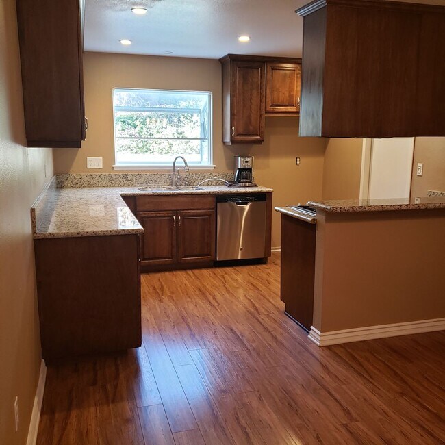 Building Photo - 5939 Petite Ct
