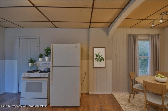 Building Photo - 1416 Capouse Ave