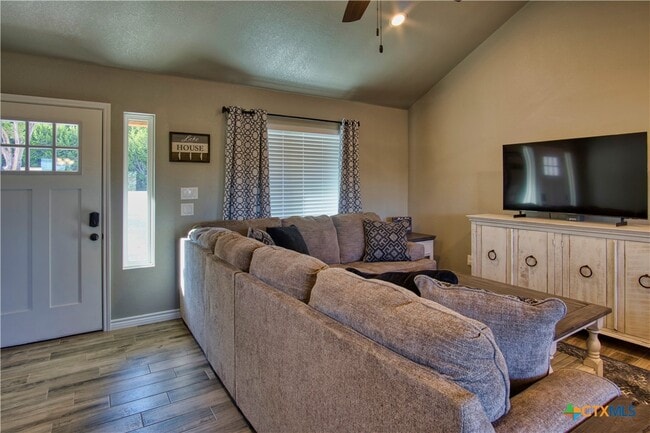 Building Photo - 1139 Cedar Bend
