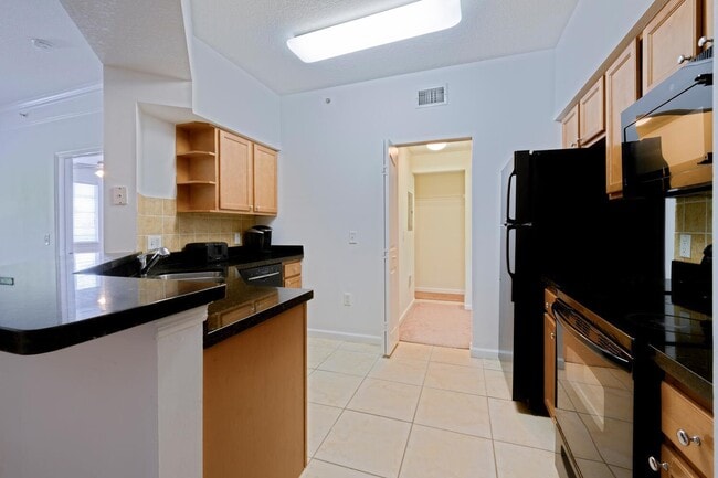 Building Photo - 5205 Myrtlewood Cir E