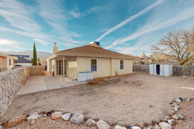 Building Photo - Charming 3 bedroom 2 bath home in Northeas...