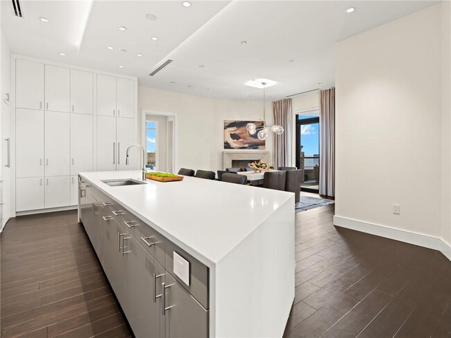 Building Photo - 3376 Peachtree Rd NE