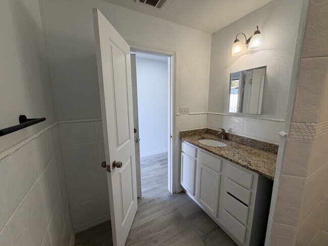 Building Photo - 317 Choctaw Trce