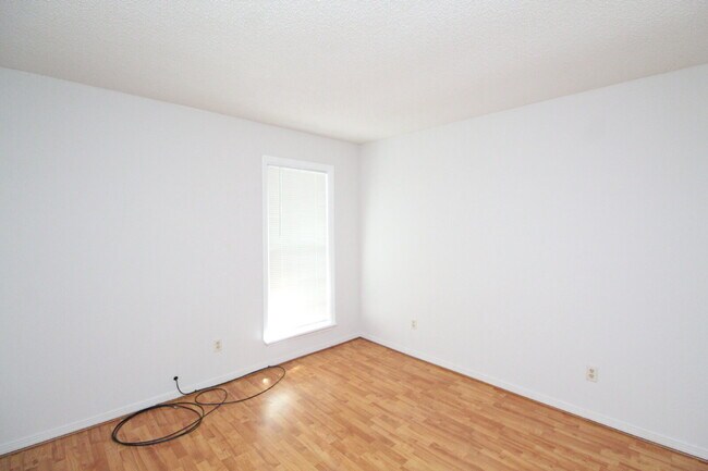 Building Photo - Move-In Ready! Updated 2BR/2BA in NE Pensa...