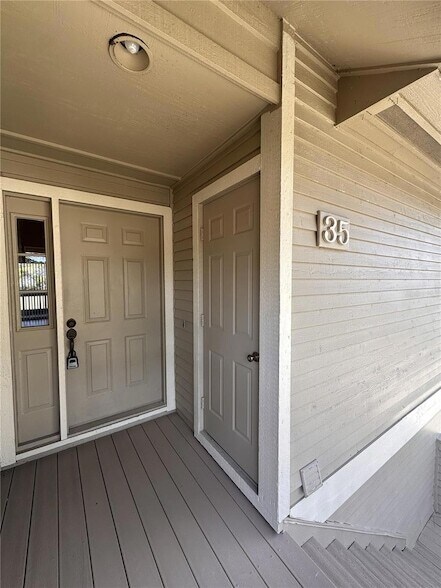 Building Photo - 35 Magnolia Ave