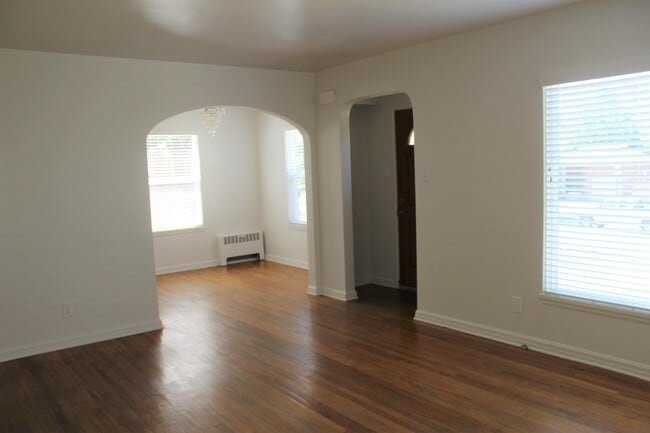 Building Photo - 1663 Blaine Ave