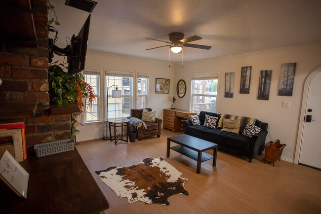 Living Room - 4271 Rosilyn Dr