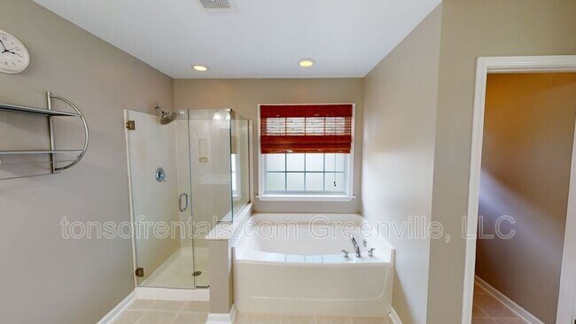 Building Photo - 210 Grimes Dr