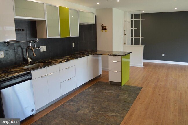 Building Photo - 10026 Fair Wds Dr