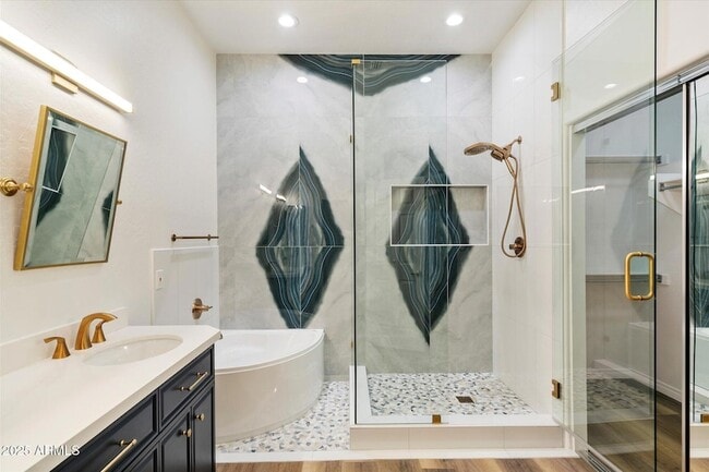 Building Photo - 1925 W Olive Way