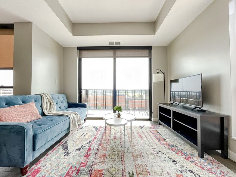 Building Photo - 1400 Walnut St