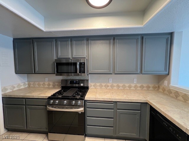 Building Photo - 380 Seine Way
