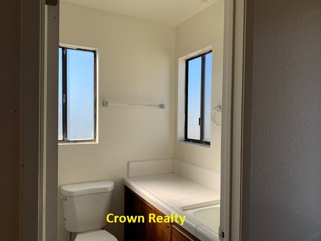 Building Photo - 2811 W Mission Ct