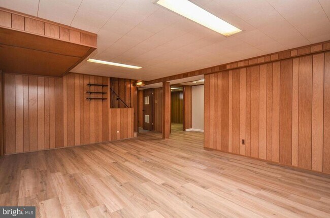 Building Photo - 4426 Hallet St