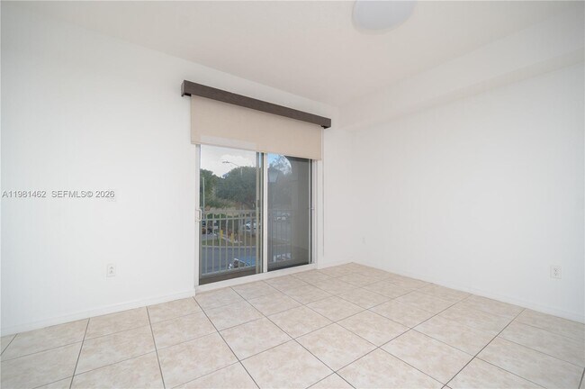 Building Photo - 10885 NW 89th Terrace