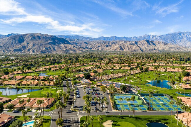 Building Photo - 54 Maximo Way