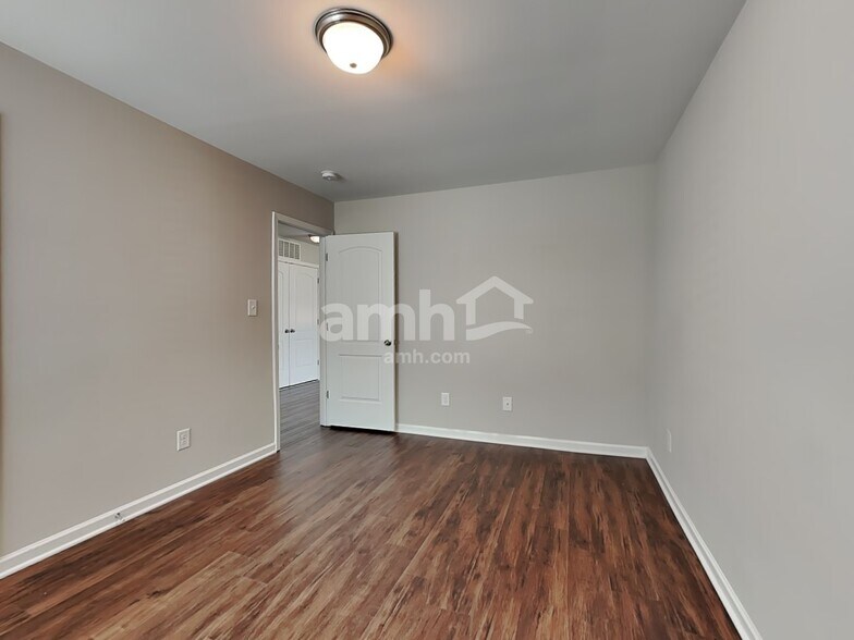 Building Photo - 116 Habersham Ct