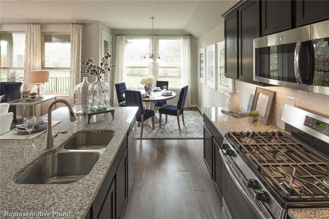 Building Photo - 4154 Kingsley Ave