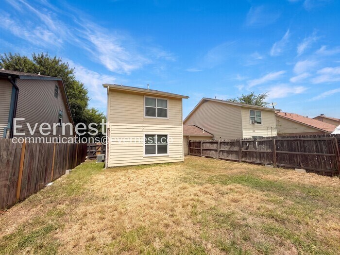 Building Photo - 707 Valley View Dr