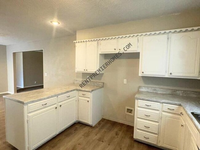 Building Photo - 11629 Kings Cir