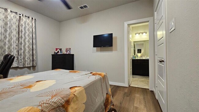 Building Photo - 18218 Bluebird Br Ln